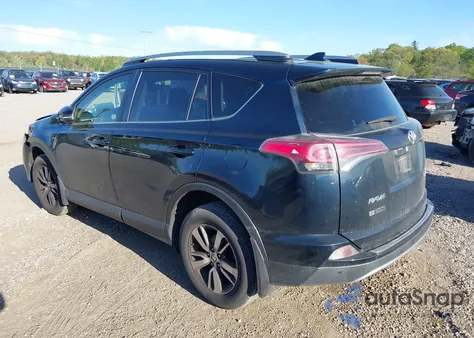 2017 Toyota Rav4 Xle z USA, uszkodzony, nr VIN JTMRFREV9HD204816